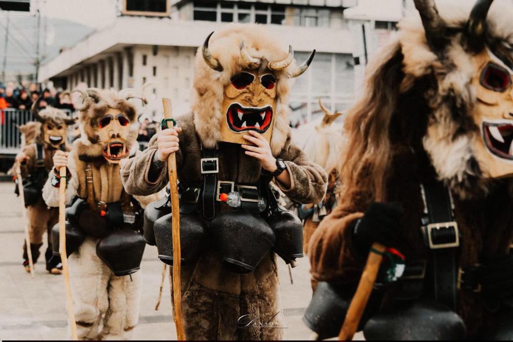 Изработка на кукерски маски и тояги за сурва