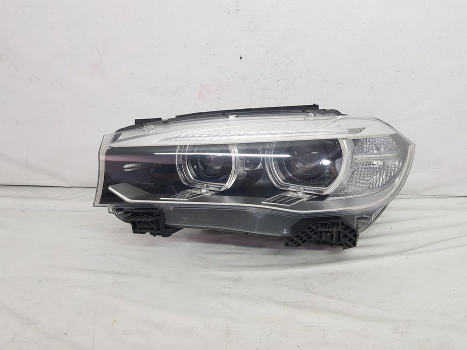 Far stanga BMW X5 F15 X6 F16 Xenon dupa 2014