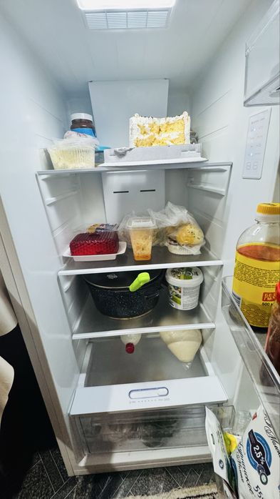 Срочно! Холодильник Almagreen Ag-TRF-286W