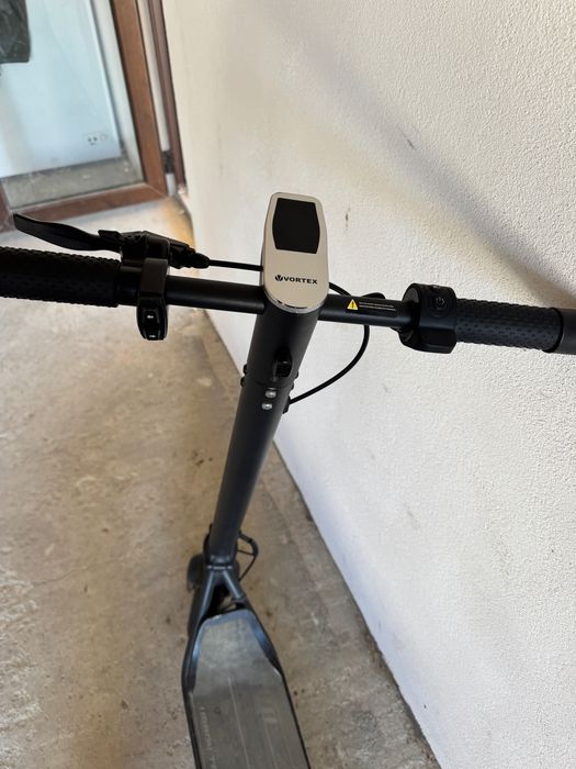 Vând trotinetă electrică