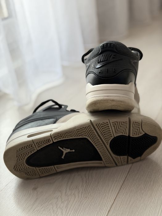 Air Jordan 4 RM mărimea 42