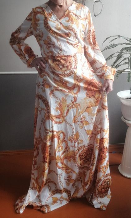 Продам   платья .