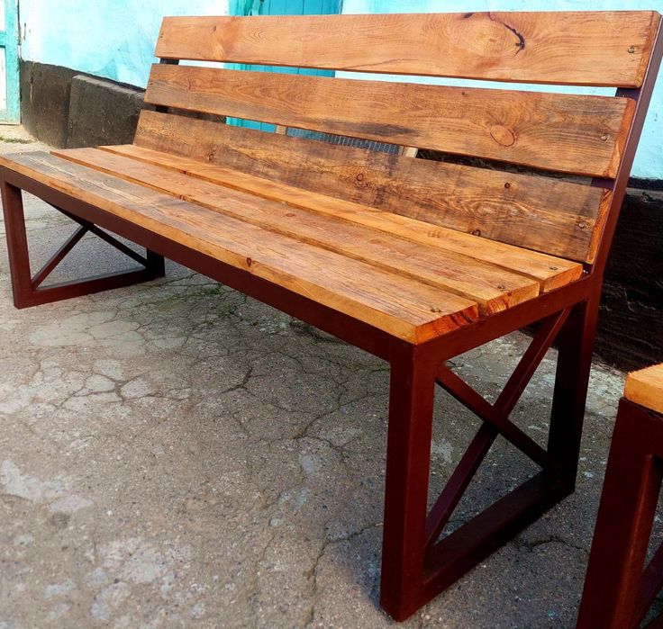 Железная скамейка