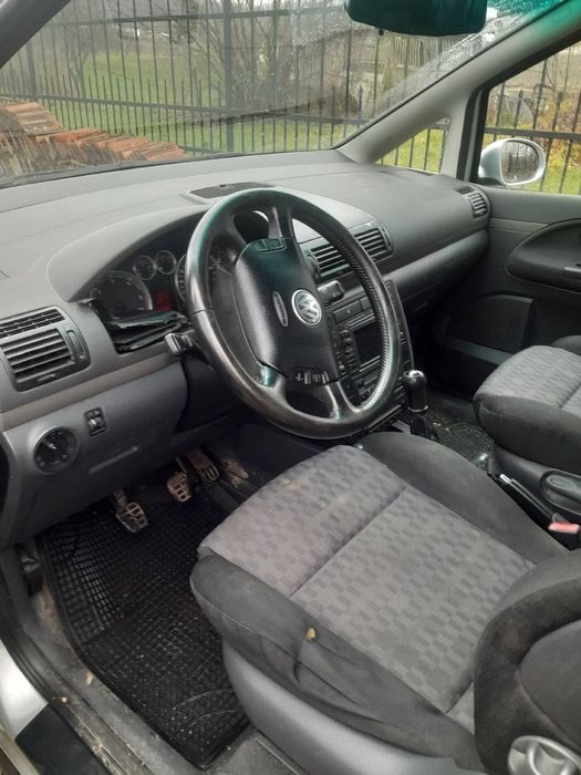 Vând Volkswagen Sharan 1.9 TDI, 116 CP , AUY, 7 locuri