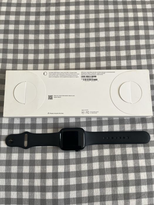 Apple Watch SE продается в отличном состояние