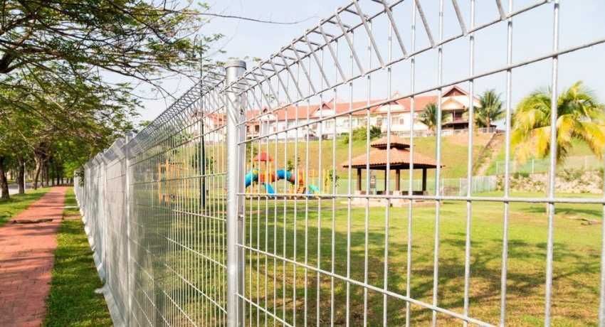 Vand garduri si porti