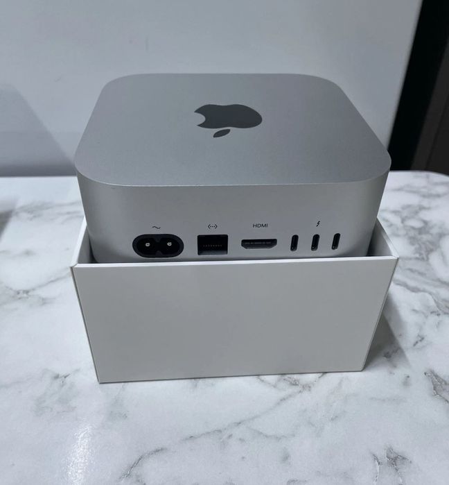 Apple Mac Mini (M4, 2024) Apple M4 10-Core CPU 16 GB RAM 256