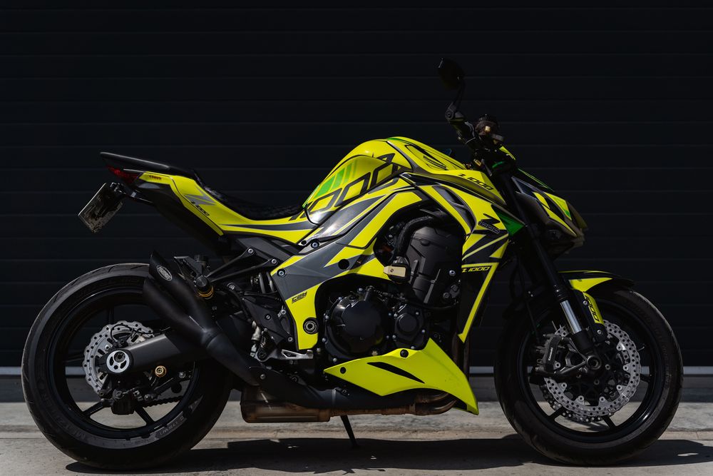 Moto KAWASAKI z1000