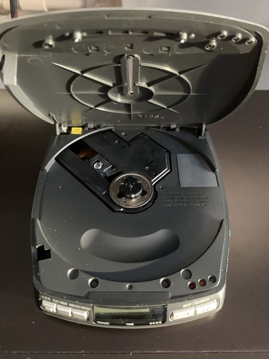 CD плеер AIWA XP-760 портабельный ретро