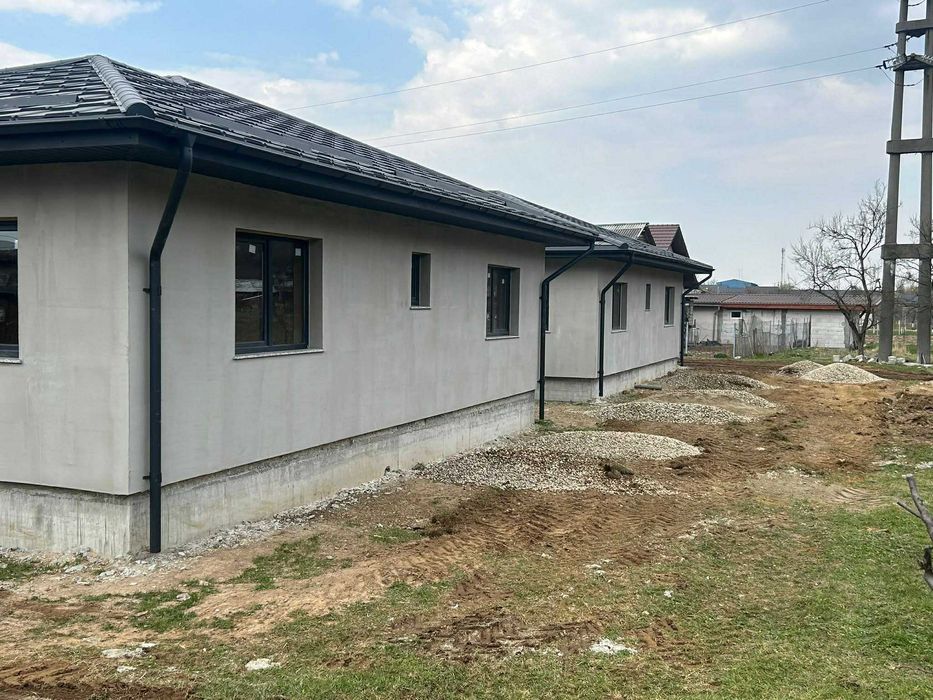 vand casa semifinisata in localitatea Seini