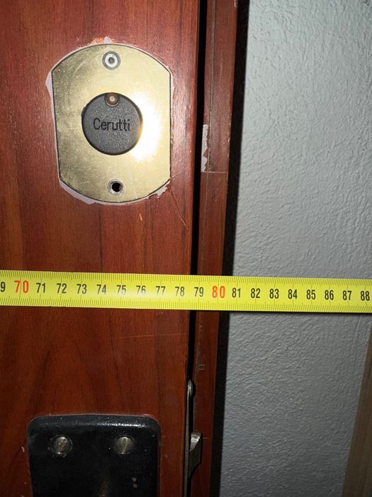 Метална входна врата