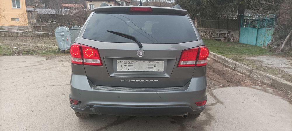 Fiat Freemont на части