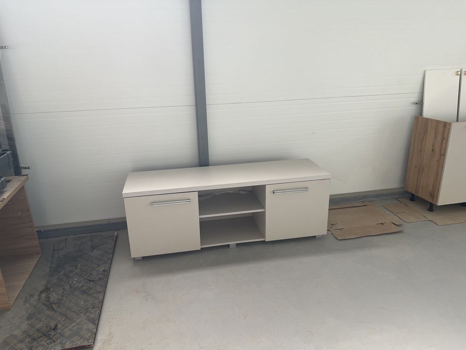 Тумба с дверцами