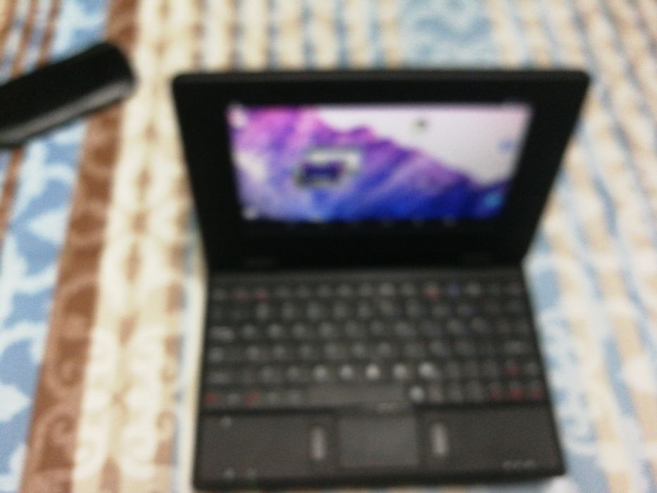 Mini laptop Android Kitkat 4.4.2