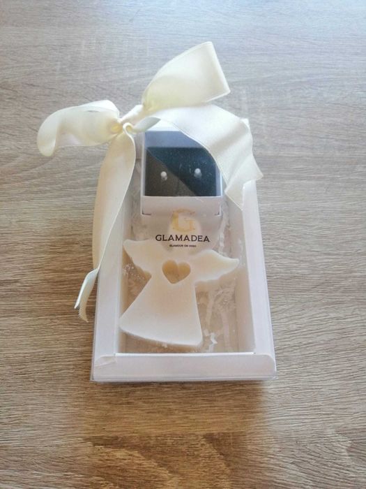 Set Cercei perlute si lumanare parfumata Glamadea