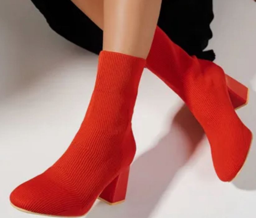 Сапоги Stradivarius