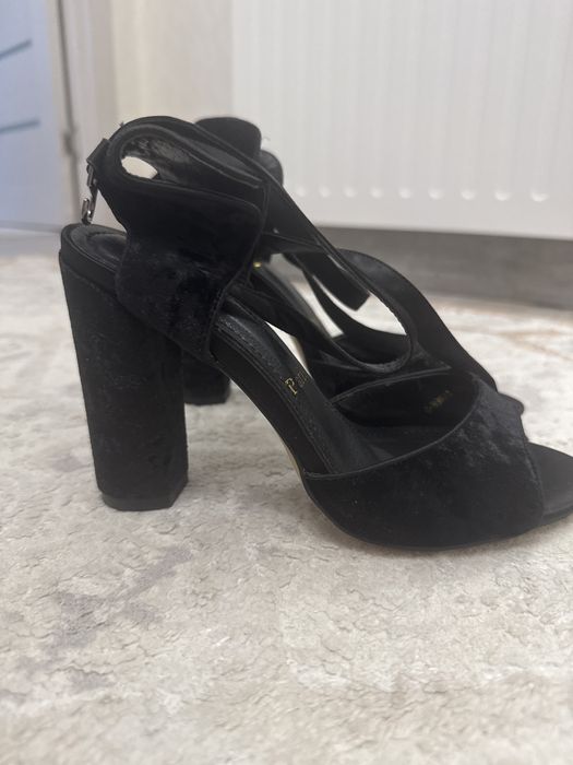 Продам новый туфли