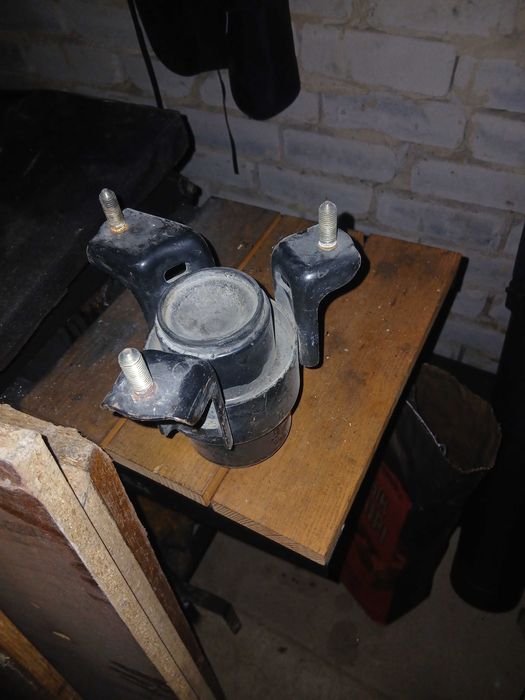 Продам подушку оригинал на камри 35.