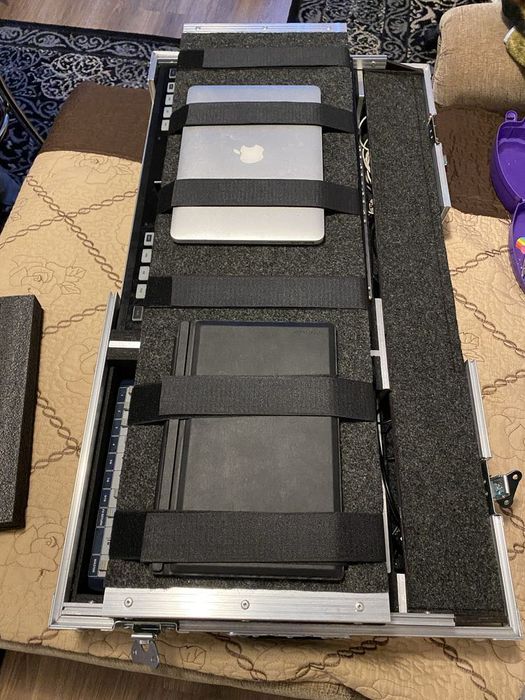 Preti special!!!Traktor S8+rack