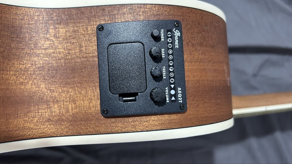 Vând chitară Ibanez electro-acustică
