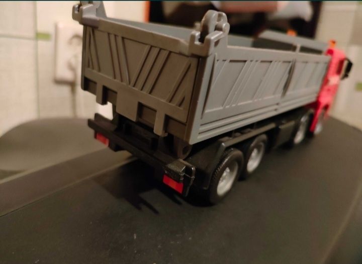 Игрушка грузовик MAN