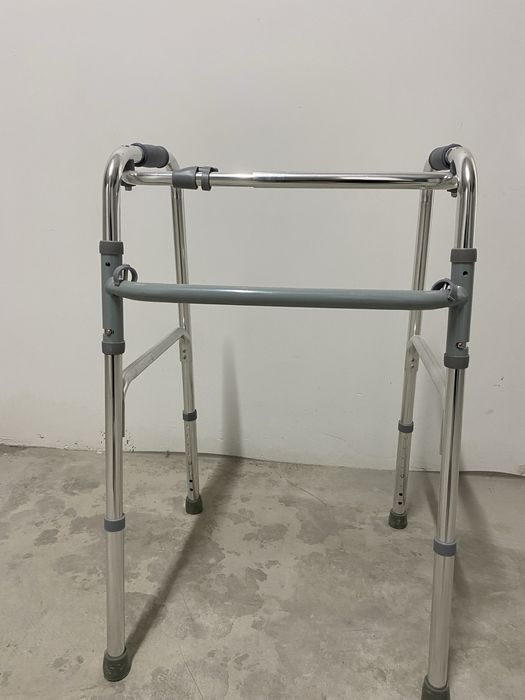 Продаю ходунки для взрослых