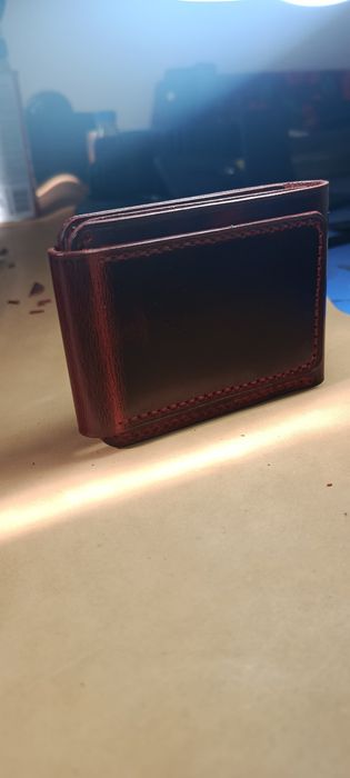 Портмоне  из натуральной кожи.