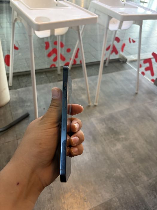 Айфон 12pro max в хорошем состоянии