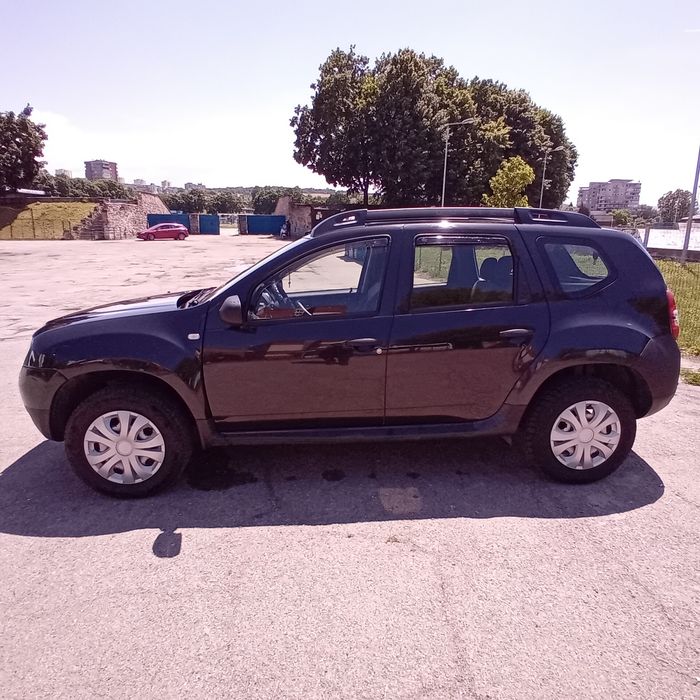 Vând Dacia Duster