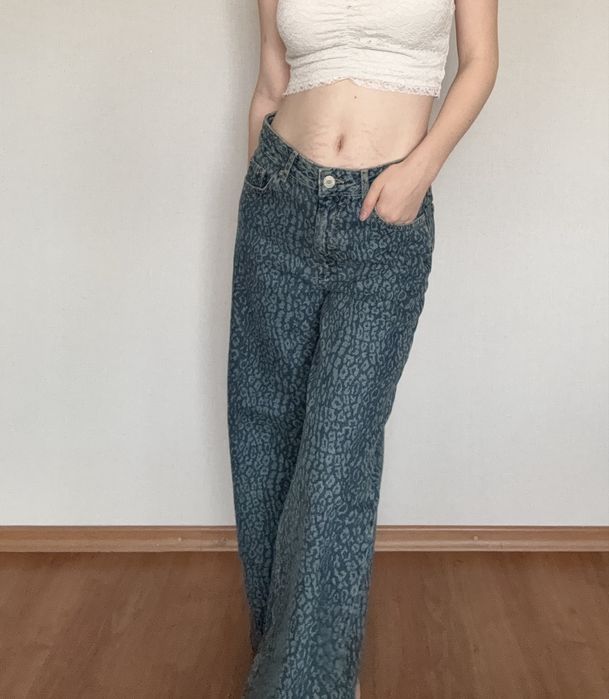 Джинсы с леопардовым принтом Pull&Bear