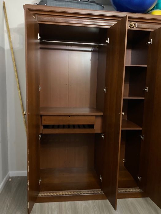 Продам шкаф из дерева