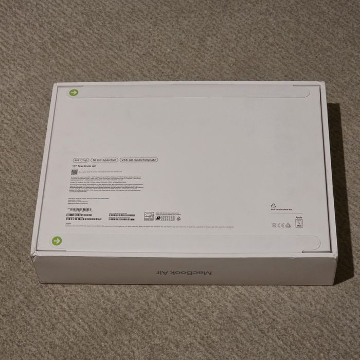 Laptop Apple MacBook Air 13",procesor  M4, 16GB RAM, 256GB, Silver