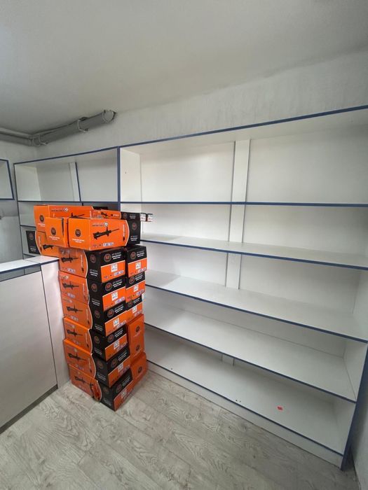 Стелаж стекло для магазина