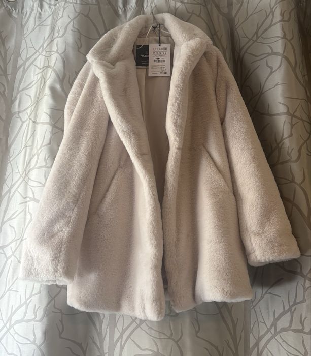 Палто Pull Bear цвят екрю