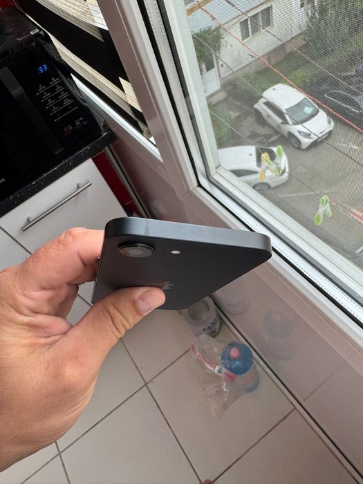 Iphone 16 E 128gb baterie 100%(0 cicluri incarcare)