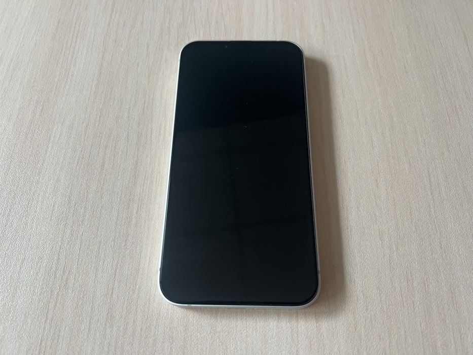 Продавам Apple iPhone 16e 128GB