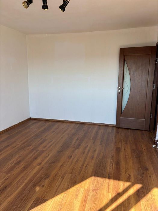 Vand apartament 14 Mai