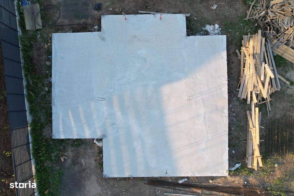 Teren de vanzare cu fundatie casa construita, utilitati disponibile