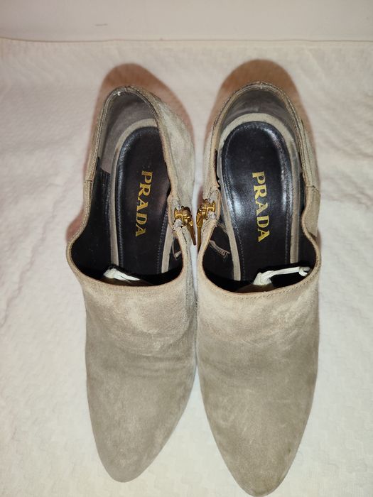 Pantofi cu toc Prada
