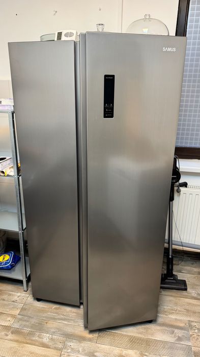 Vand frigider side by side Samus, folosit 3 luni, in garantie