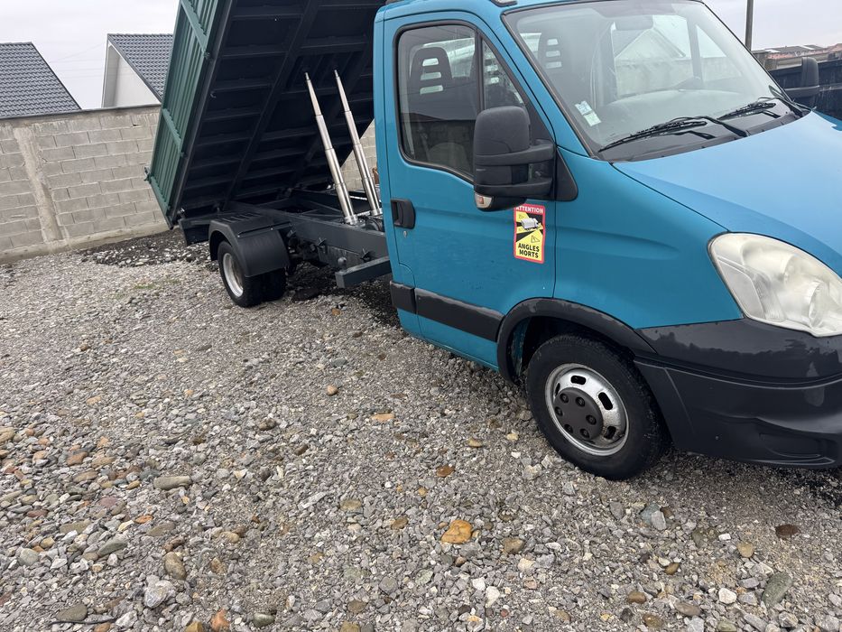 Iveco 35.15 badculabil pe 3 parti