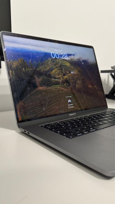 MacBook Pro 16” (2019) – i9 / 32GB RAM / 1TB SSD Bucuresti