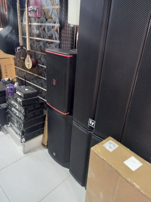 Микшеры усилители акустика и кабеля для ресторанов баров и караоке.