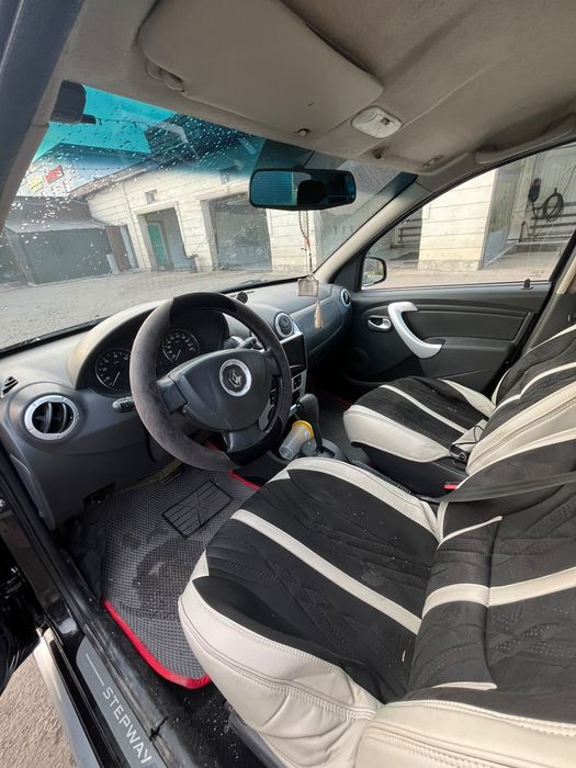 Reno Sandero Stepway 2013 года