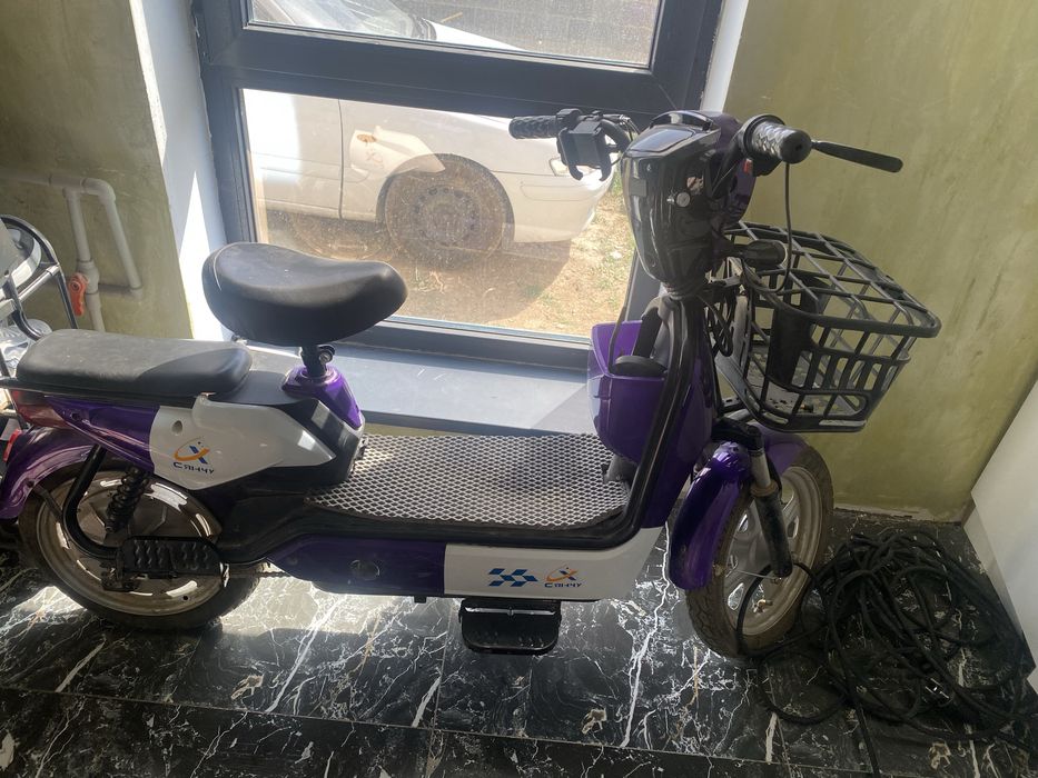 Продам срочно скутер на ходу