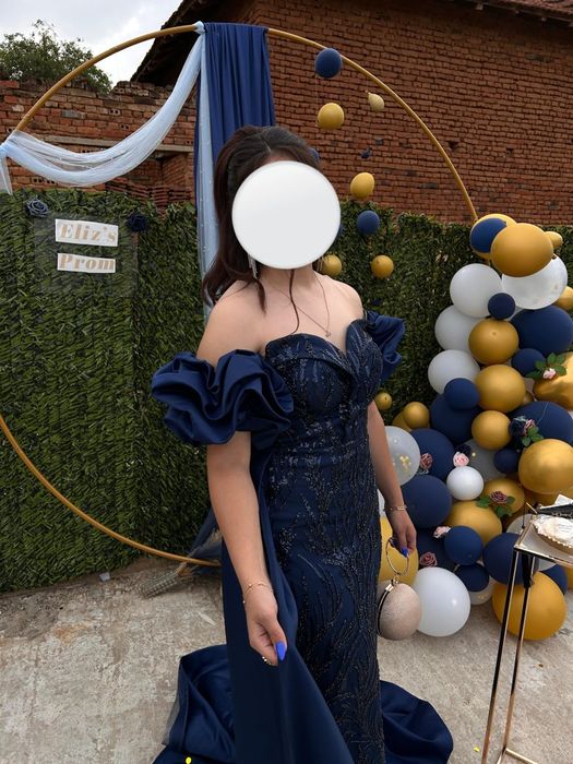 Официална рокля     .