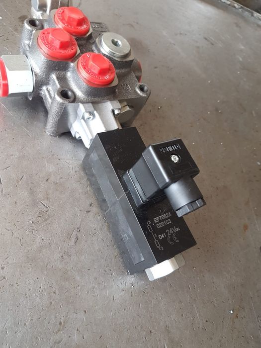 Distribuitor hidraulic actionat electric