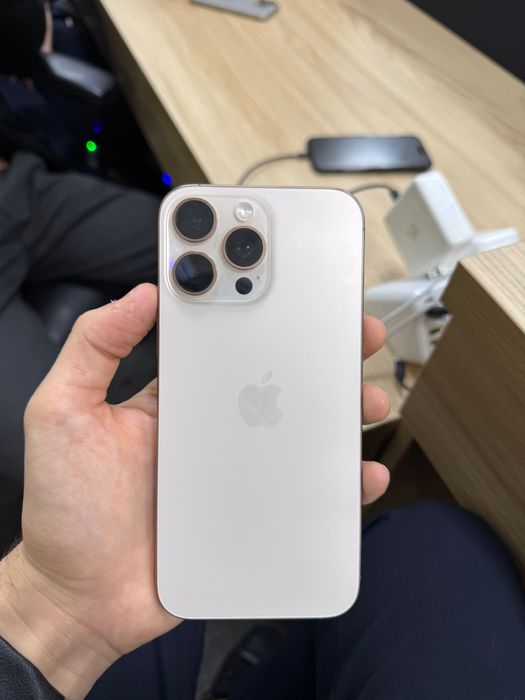 iPhone 16 pro max, 256GB, 94% batarey karobka dokument bor.