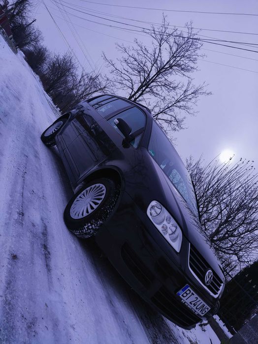 Vând mașina , Touran 7 locuri