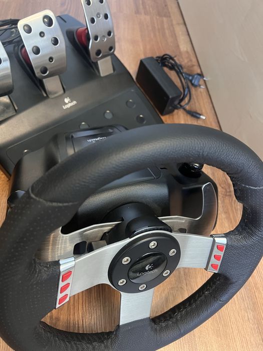 Logitech G27 Като Нов, пълен комплект